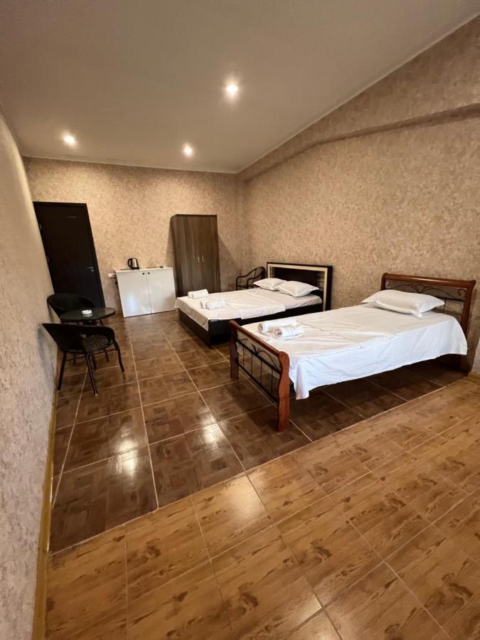 Twins Guest House Батуми Экстерьер фото