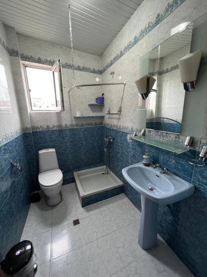 Twins Guest House Батуми Экстерьер фото